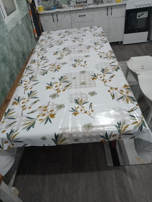 Стол со стульями