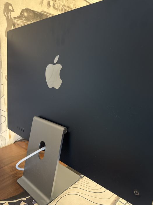 Imac m4 1 TB 8 CPU 8GPU 16 Gb