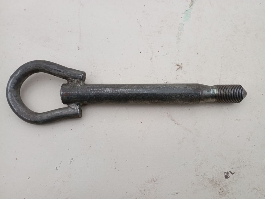 Продам буксировочный крюк на авто