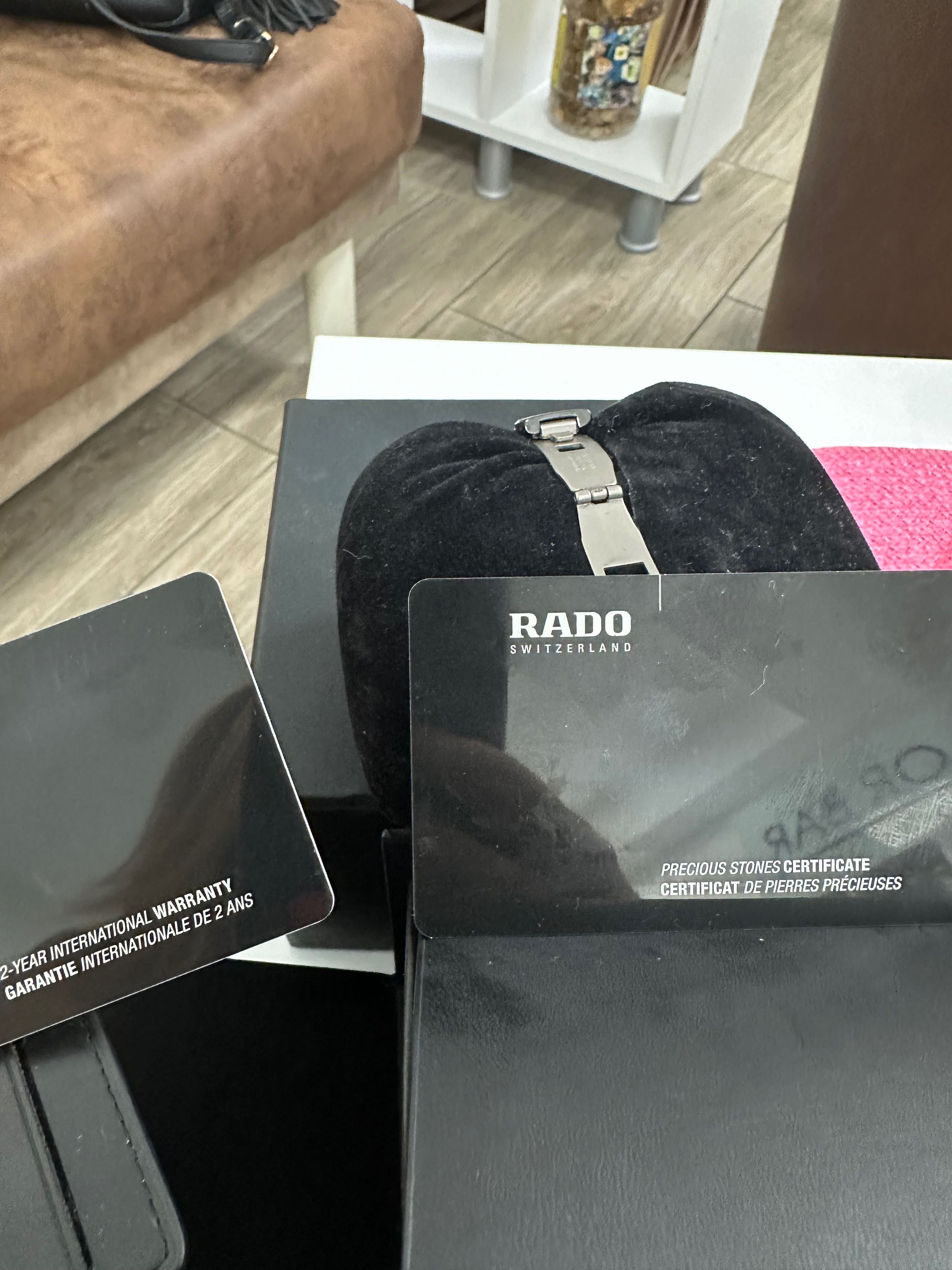 Часовник(дамски)RADO-черен цвят,металик