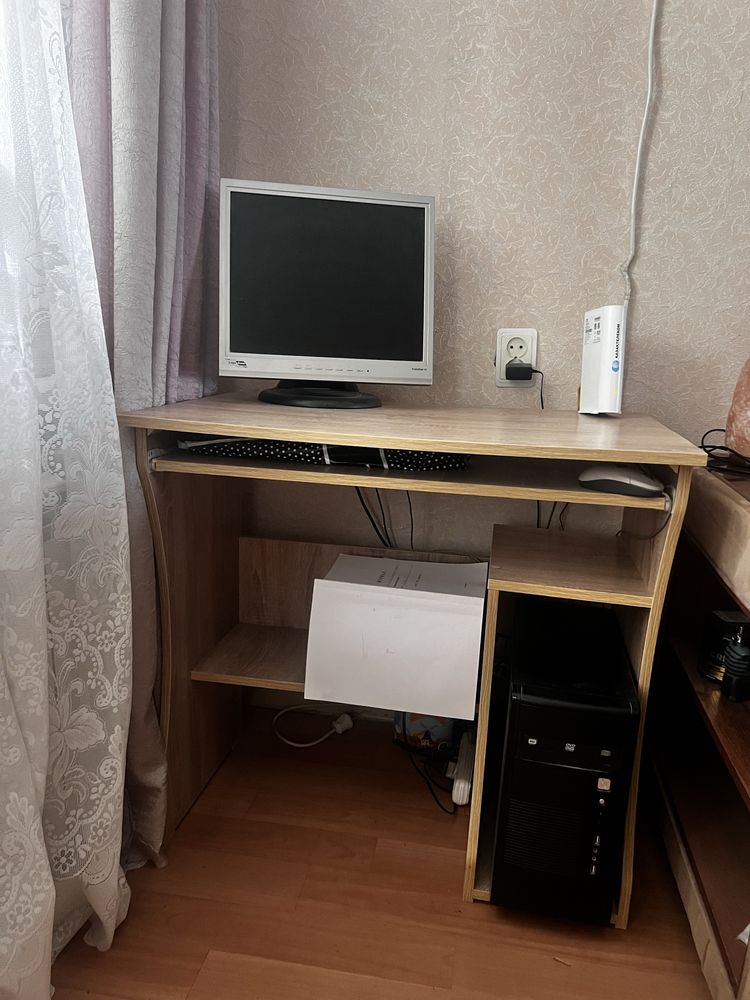 Компьютерный стол