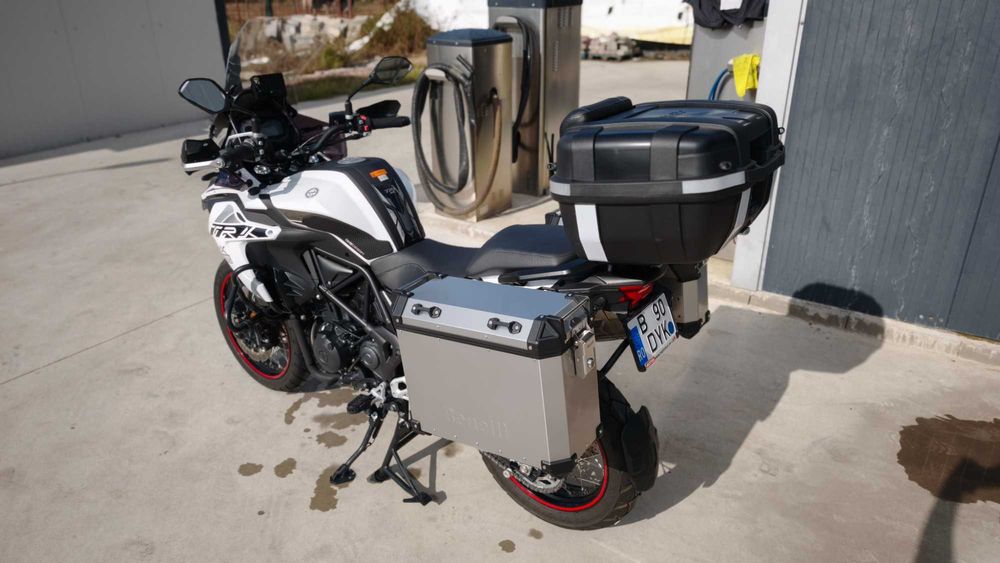 Benelli TRK 502X 2020 – 14.000 km si Accesorii de 2000 Euro