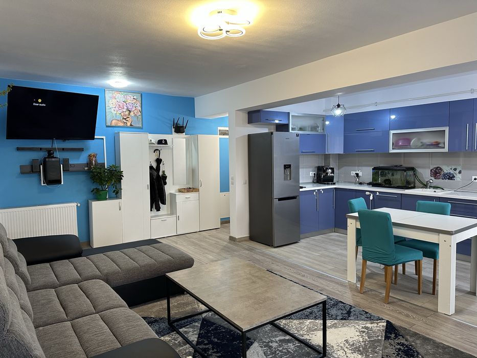 Vând apartament 3 camere decomandat