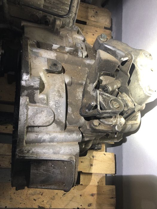 Cutie viteze manuala 6 trepte audi skoda vw seat cod HDU 2.0tdi