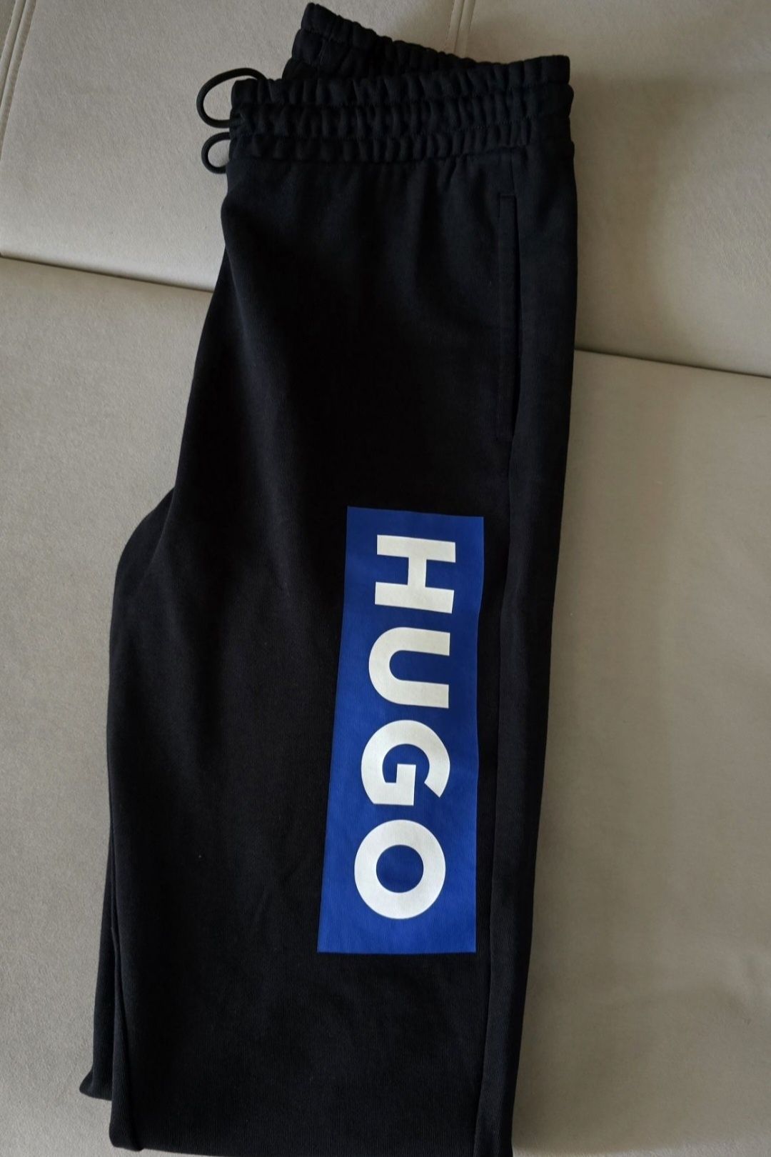 Compleu Hugo original