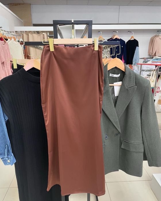 Продам атлас юбку новая