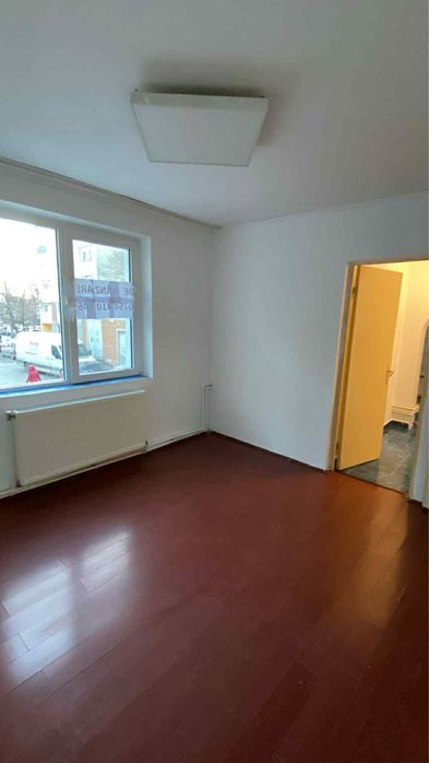 Vând apartament 2 camere in Turnu Magurele