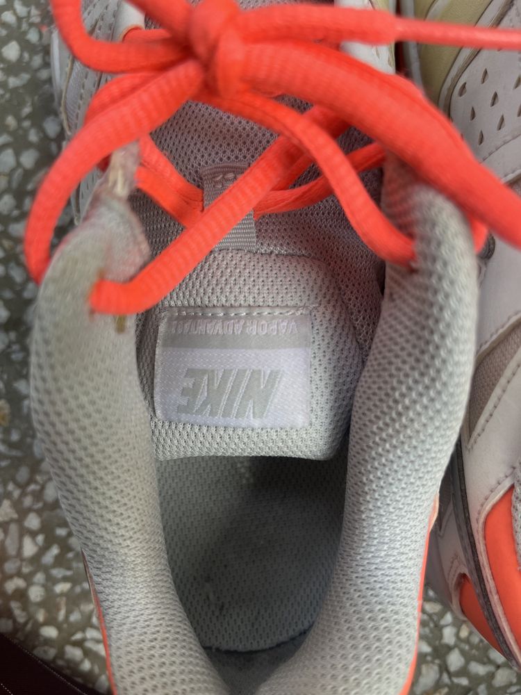 Nike 39 номер маратонки оранжеви