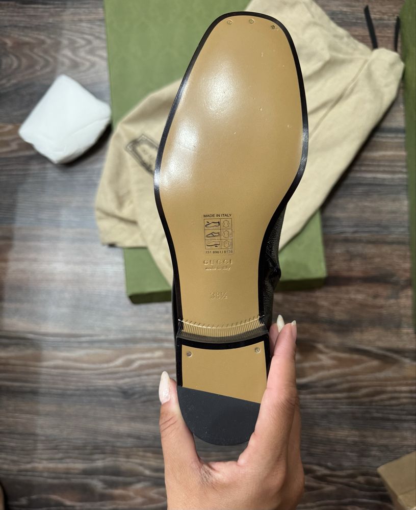 Оригинални ботуши Gucci.