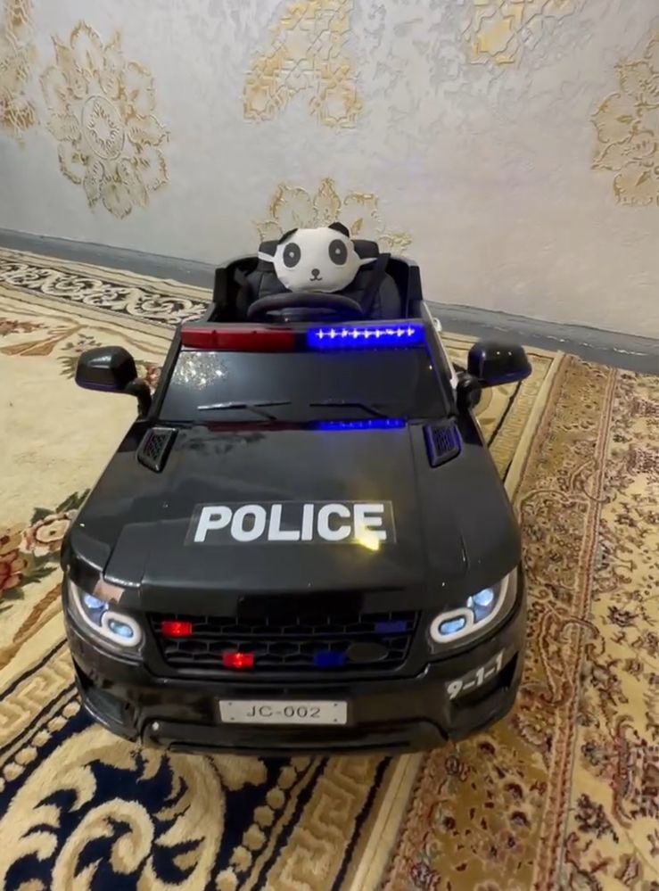 Police moshina elektronniy pultda