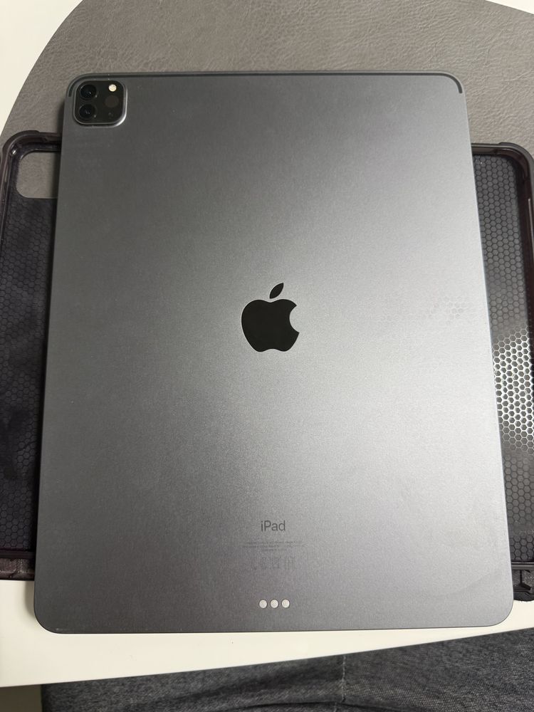iPad Pro 12.9” M1 128GB– перфектен + Apple Pencil 2