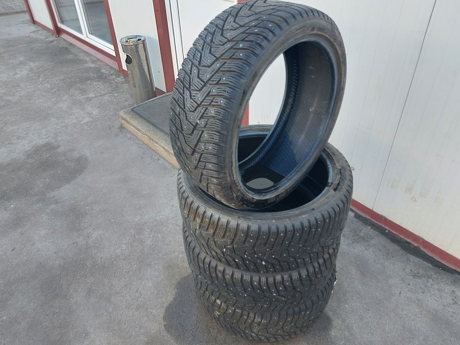 150 lei bucata! Anvelope CRAMPONATE M+S/IARNA 225 40 18 Hankook! 8 mm