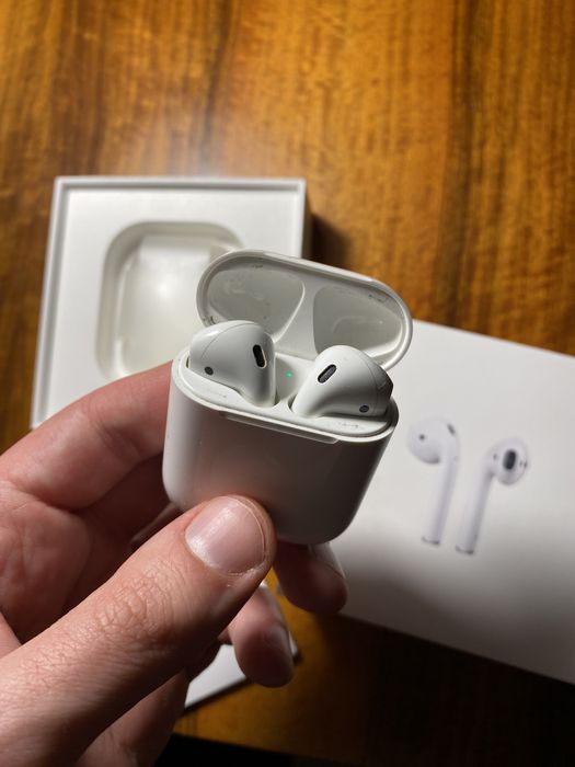 AirPods 1-го поколения (не держать заряд)