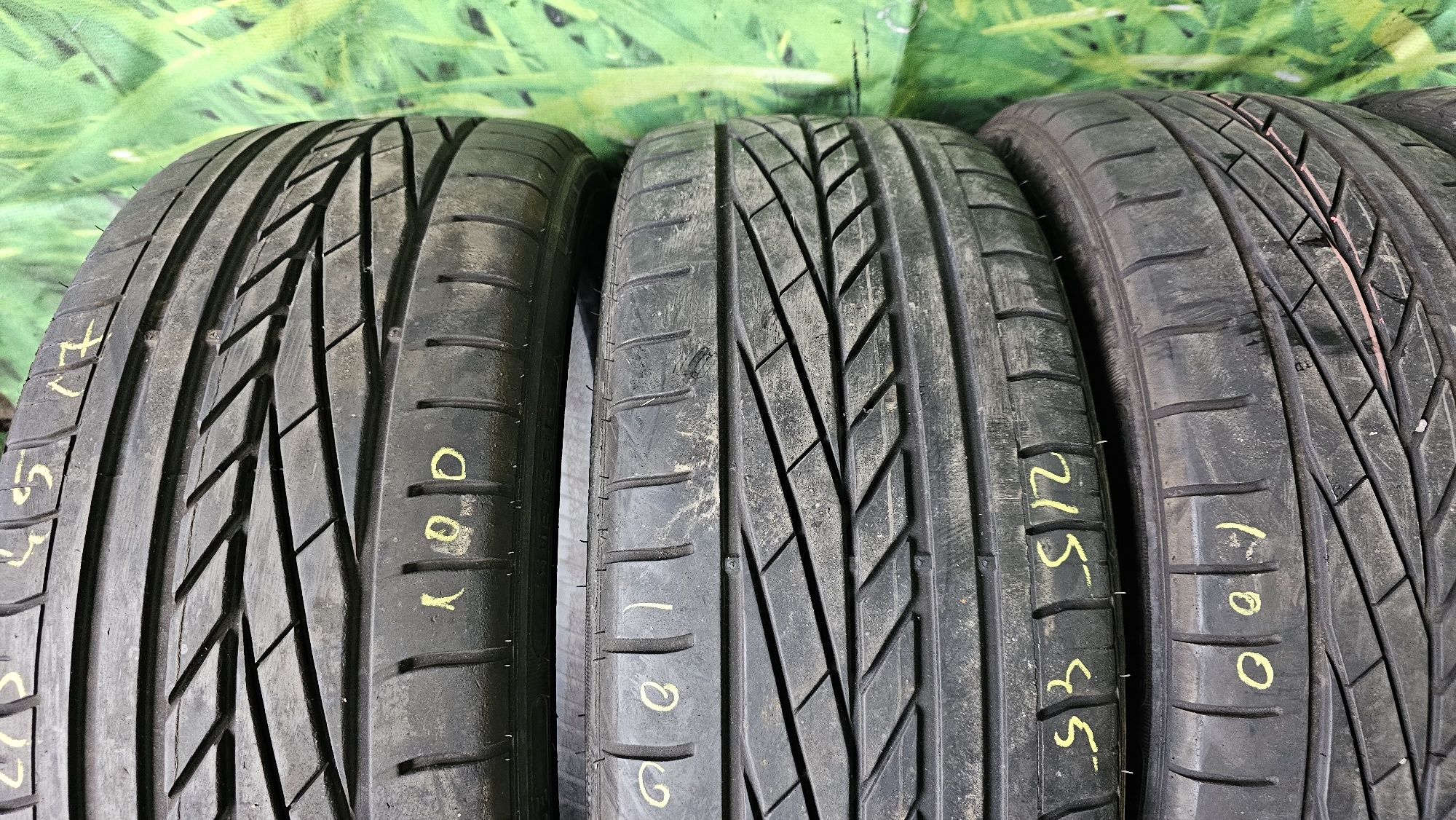 215 45 17 vara goodyear