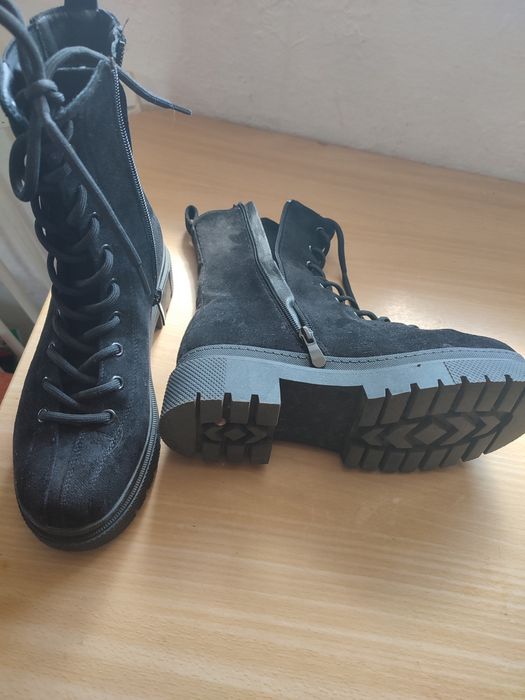 Vănd ghete dama negre
