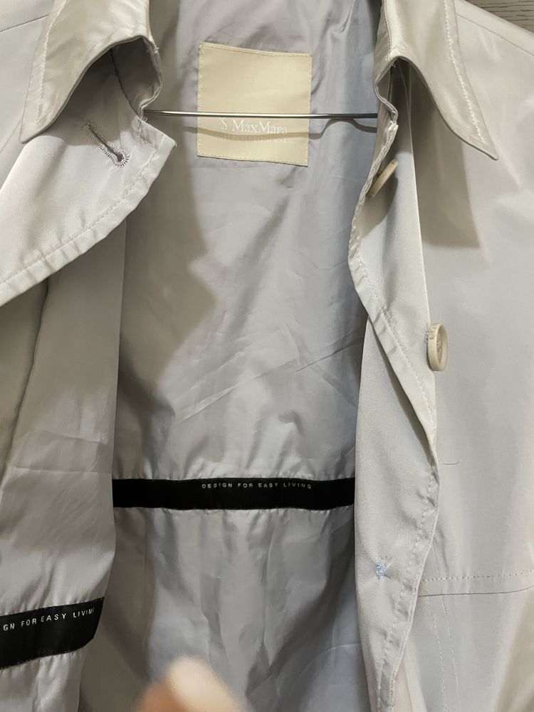 Лятно яке на Max Mara.Отлично състояние!
