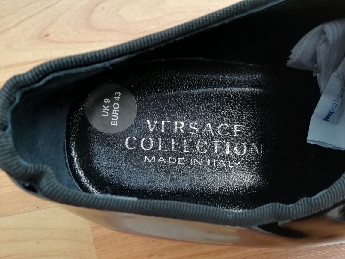 Pantofi Versace, originali, NOI, din piele lăcuită, marimea 43.