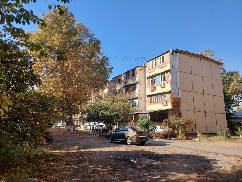 Uy sotiladi 1 xonali