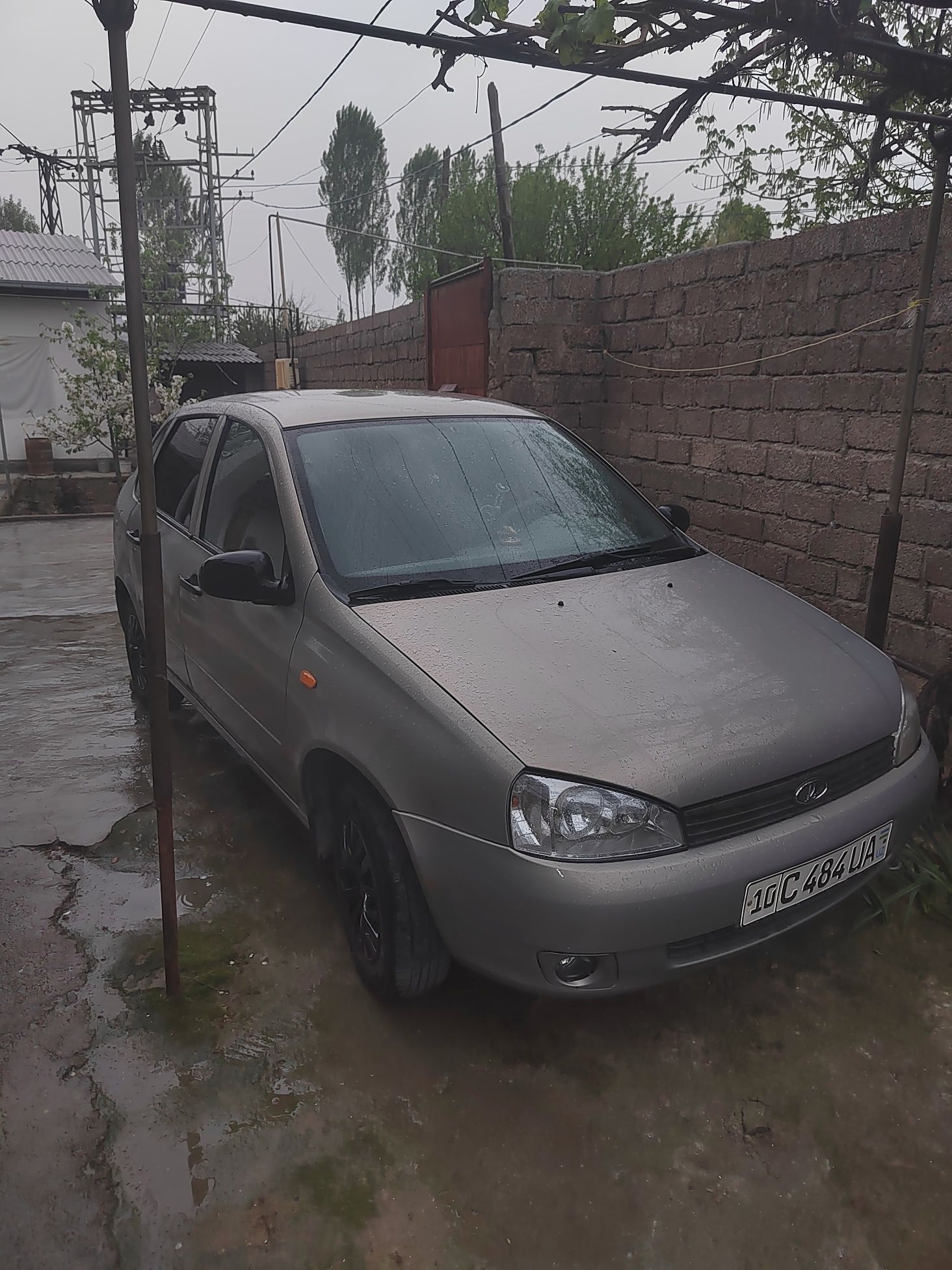 Lada kalina sotiladi