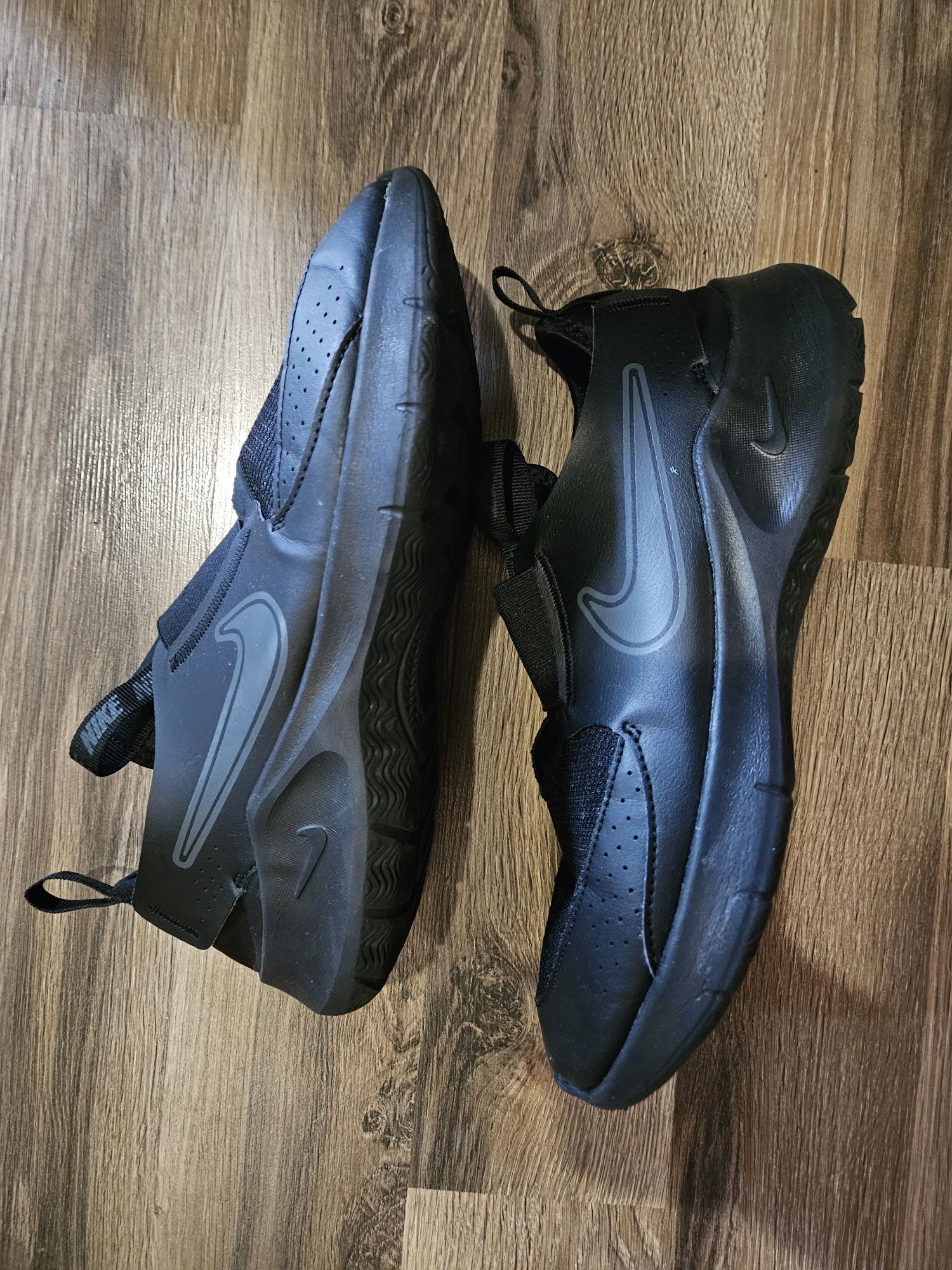 Маратонки   Nike
