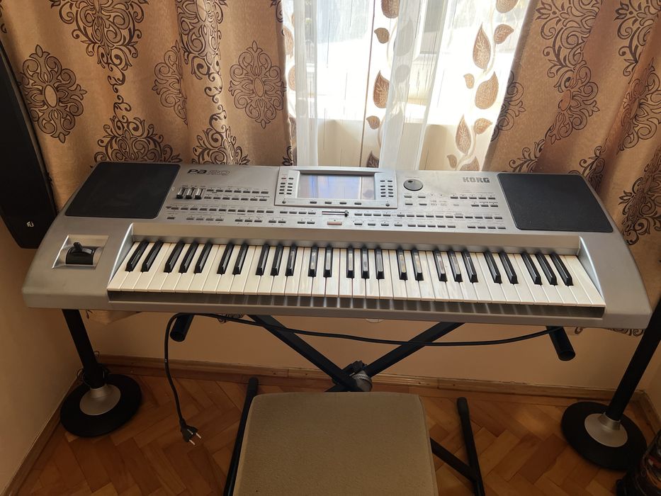 Korg PA80 – folosită doar pentru studiu, stare excelentă!
