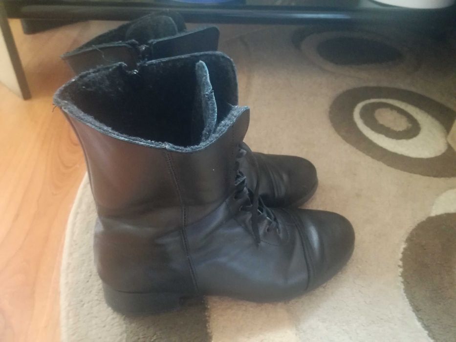 Продавам дамски зимни ботуши-боти от естествена кожа поръчкови