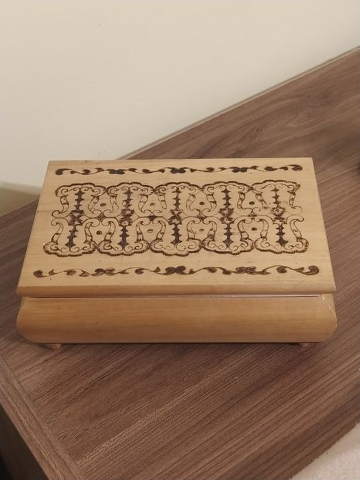 Продавам кутии за бижута