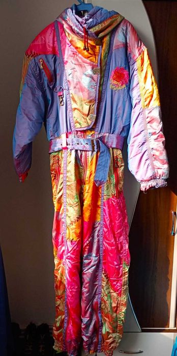 Costum ski damă, deosebit, iesi în evidență, mărimea 36,