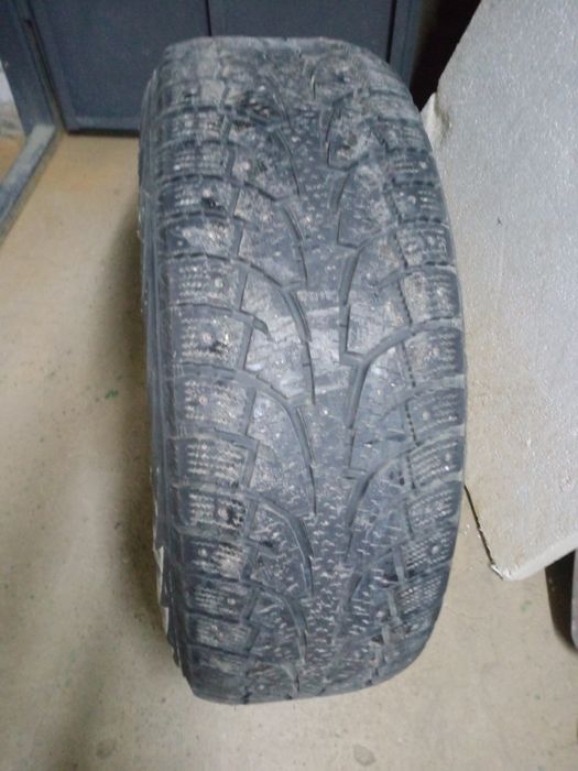 Шины зимние продается