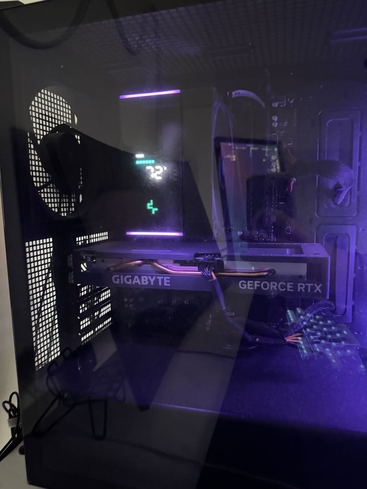Vand pc gaming stare foarte buna sau schimb cu laptop + diferenta