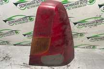 Lampa / Tripla stop dreapta pe aripa Dacia Logan prima generatie