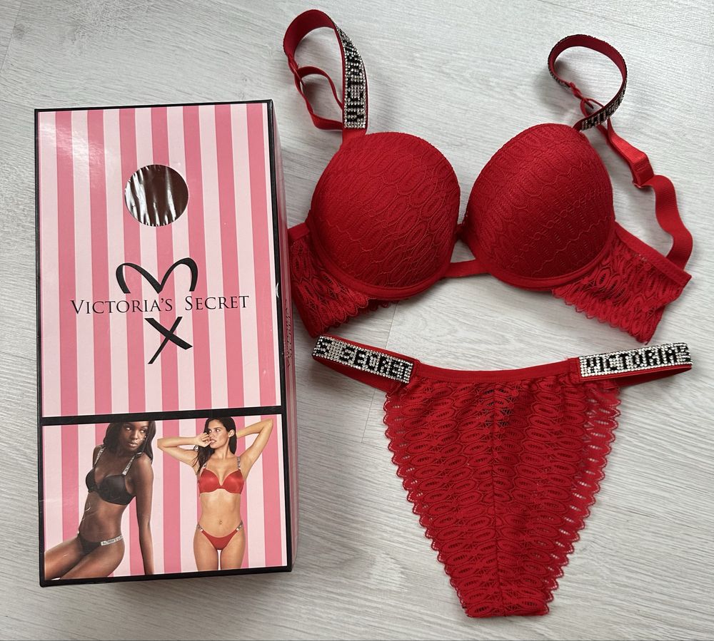 Уникално бельо Victoria’s Secret