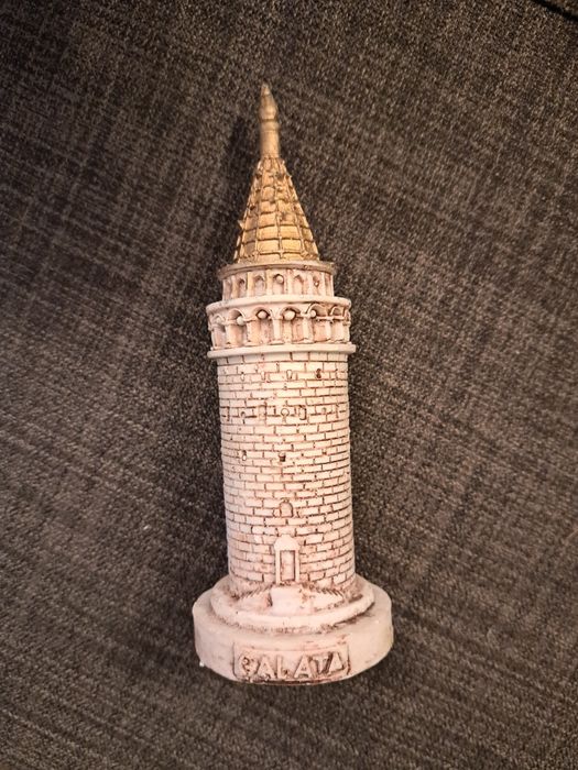 Stattueta turn ceramica