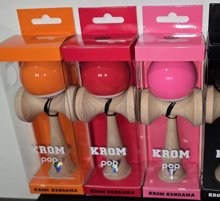 Kendama KROM POP LOL Culori Diverse (Rosu / Roz / Portocaliu)