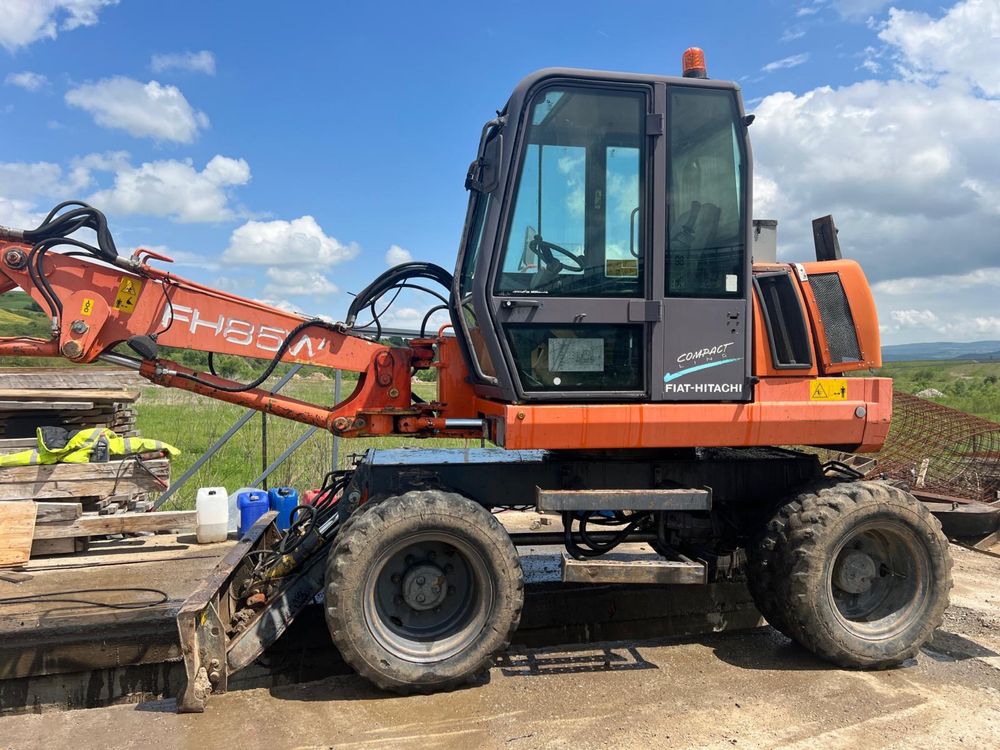 Vând Excavator FIAT-HITACHI