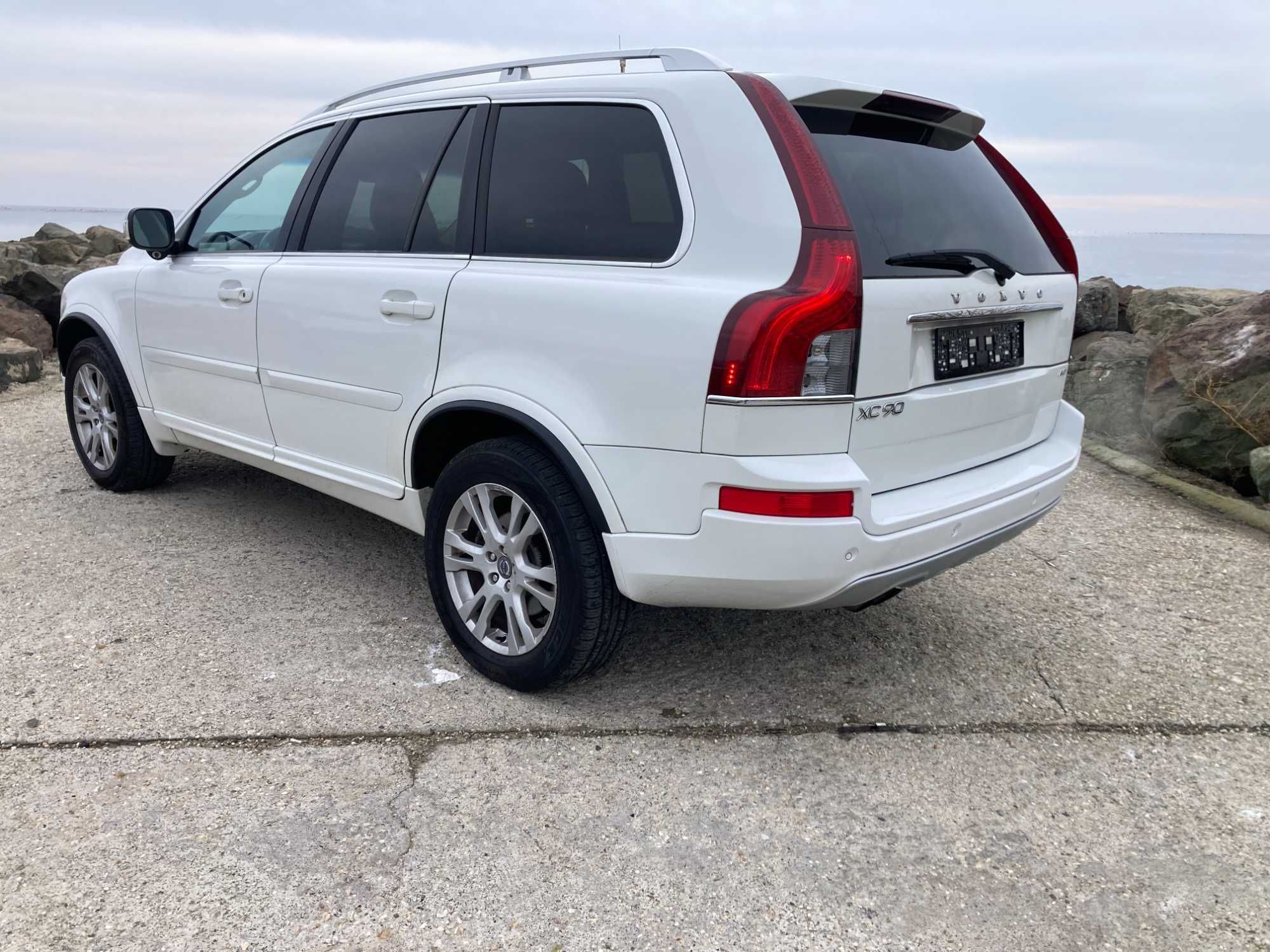 Volvo XC 90 AWD/4x4 3.2 бензин 6+1