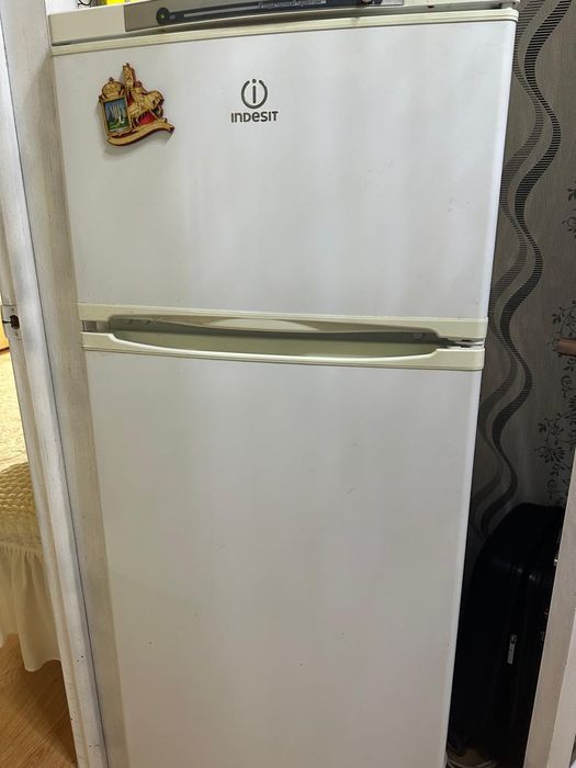 Холодильник б/у продам хорошим состояний