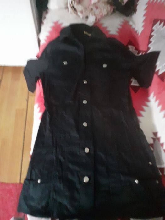 Vând haine foarte bune