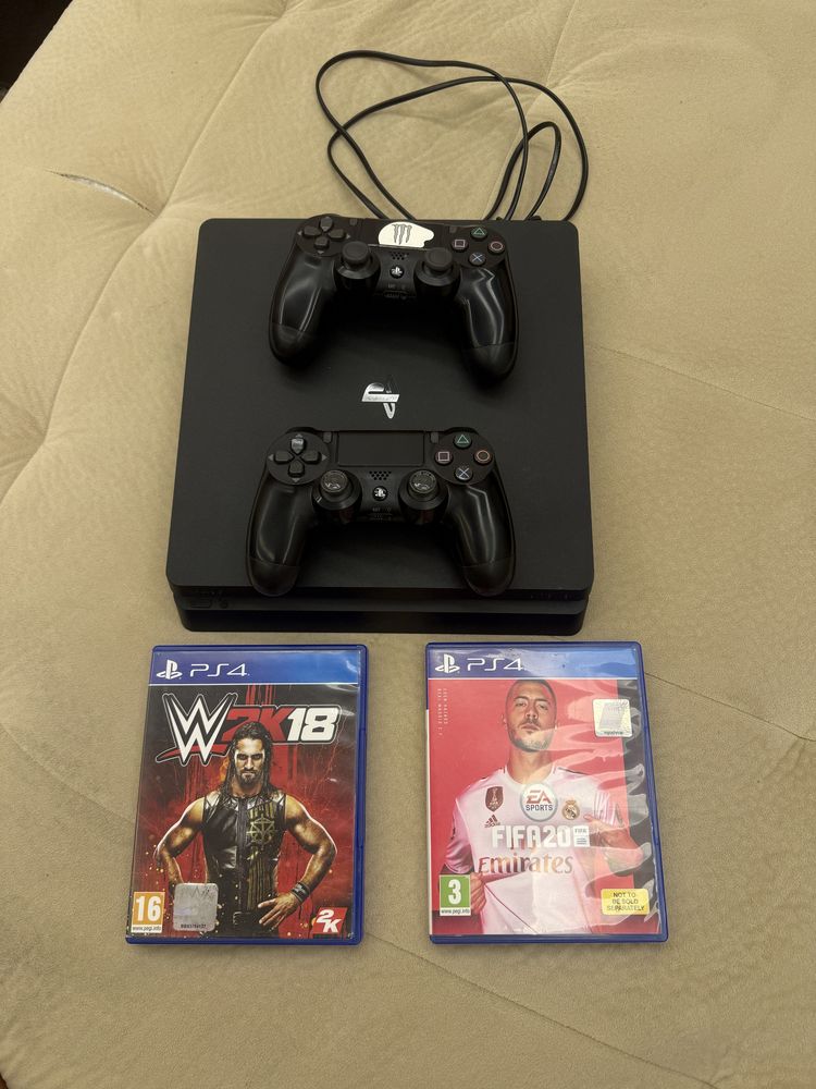 Playstation 4 slim
