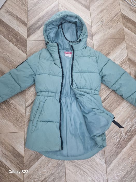 Продам куртку детскую