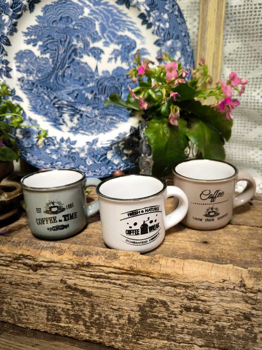 Чаши за кафе с надписи
