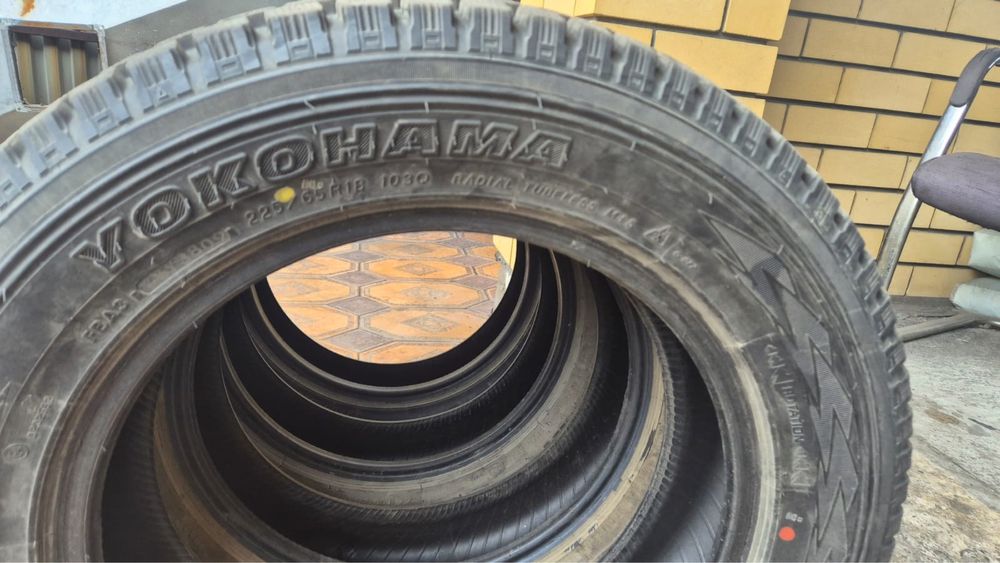 Японские шины,якохама резины зимние без шипов,лепучка.