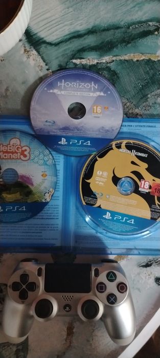 Игры на пс 4  продаётся асе вместе