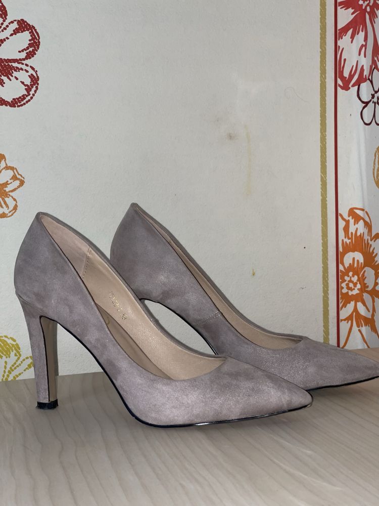 Продам туфли 39 р