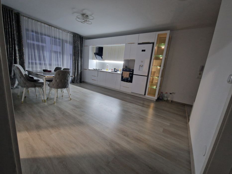 Vând apartament nou