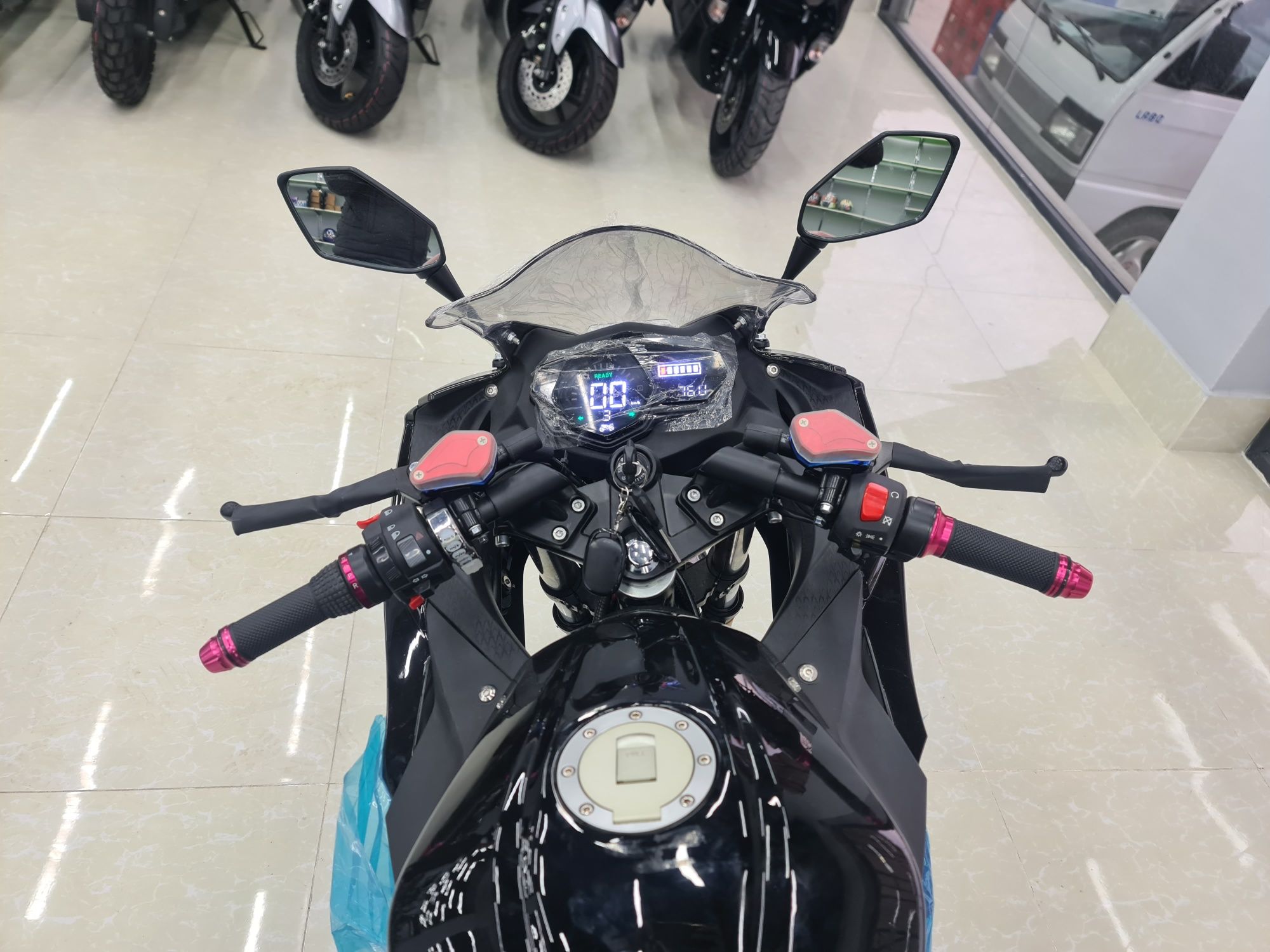 Электро мотоцикл Yamaha R3