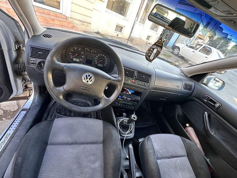 Volkswagen Golf 4 motor 1.4 benzină