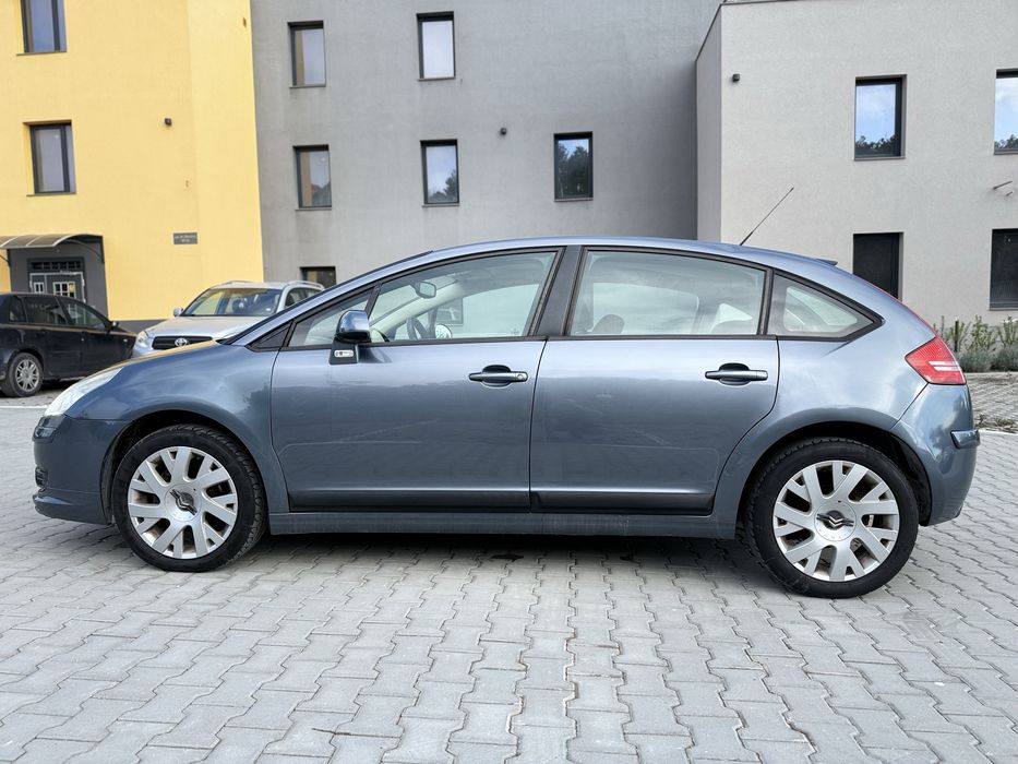 Citroen C4 1.6 HDi Автоматик 2008г 216000км Климатроник Нови гуми
