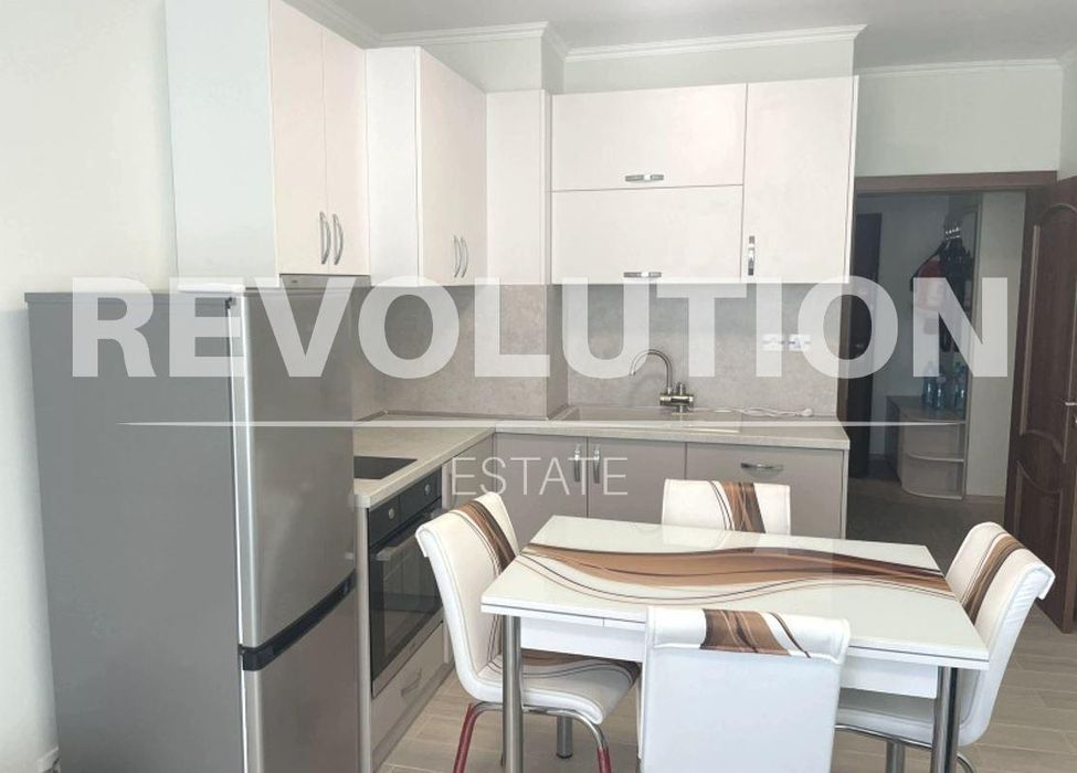 Дава се под наем Тристаен апартамент в Варна, Колхозен пазар - 70 кв.м за 500 € - Снимка #1