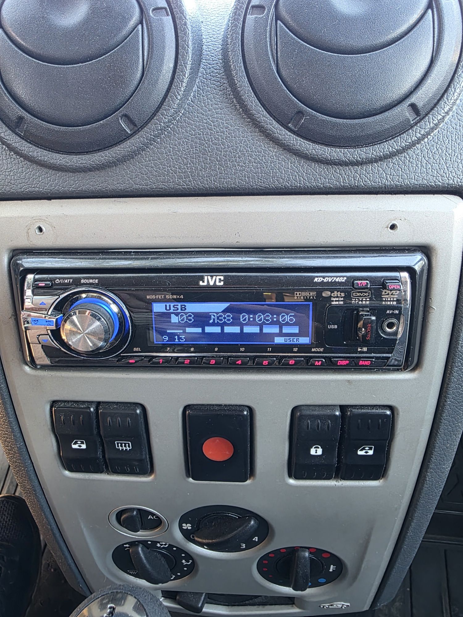 Jvc  KD-DV7402...